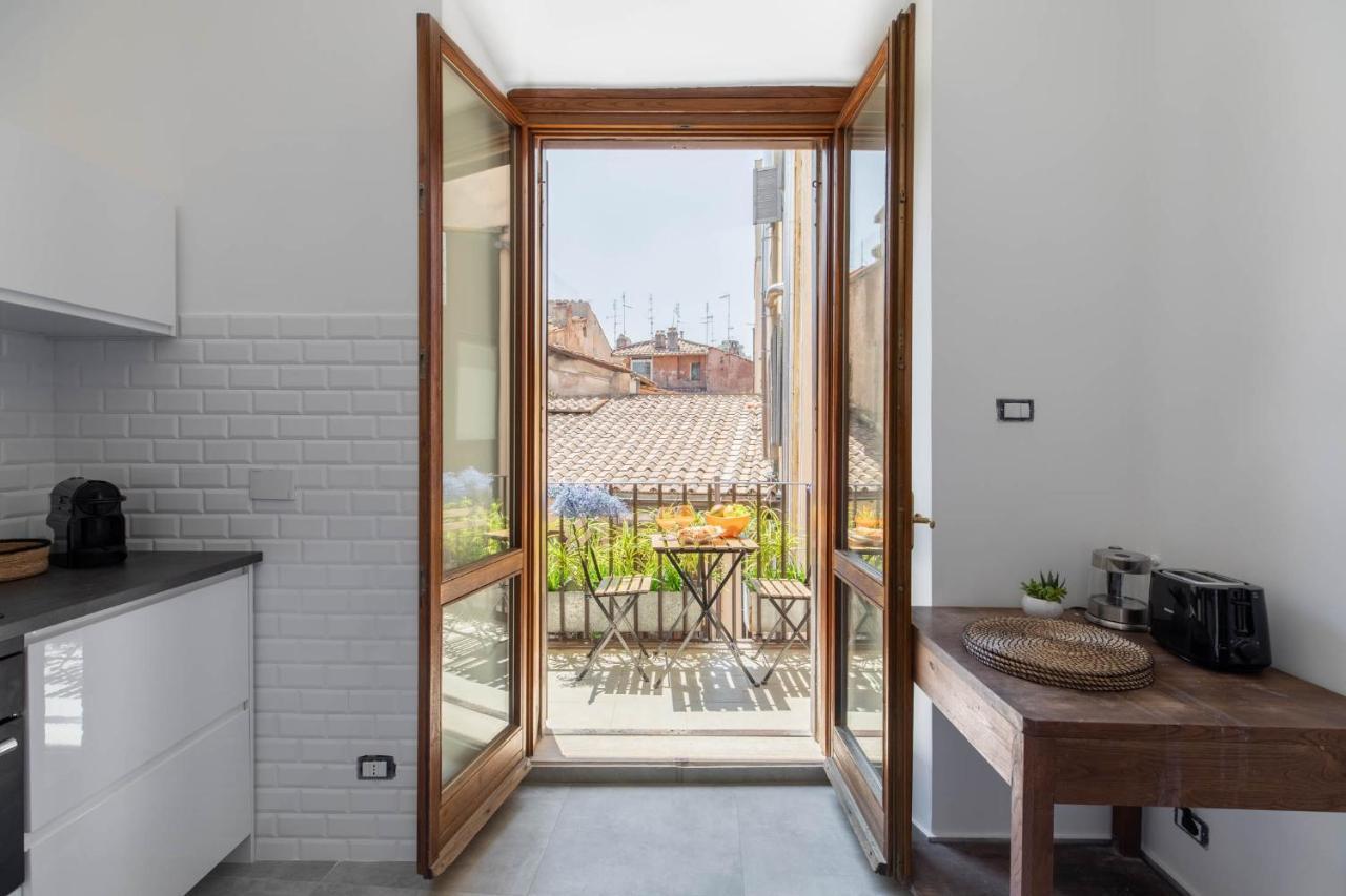 Iflat Pantheon'S Roomy And Friendly Apartment Рим Екстериор снимка