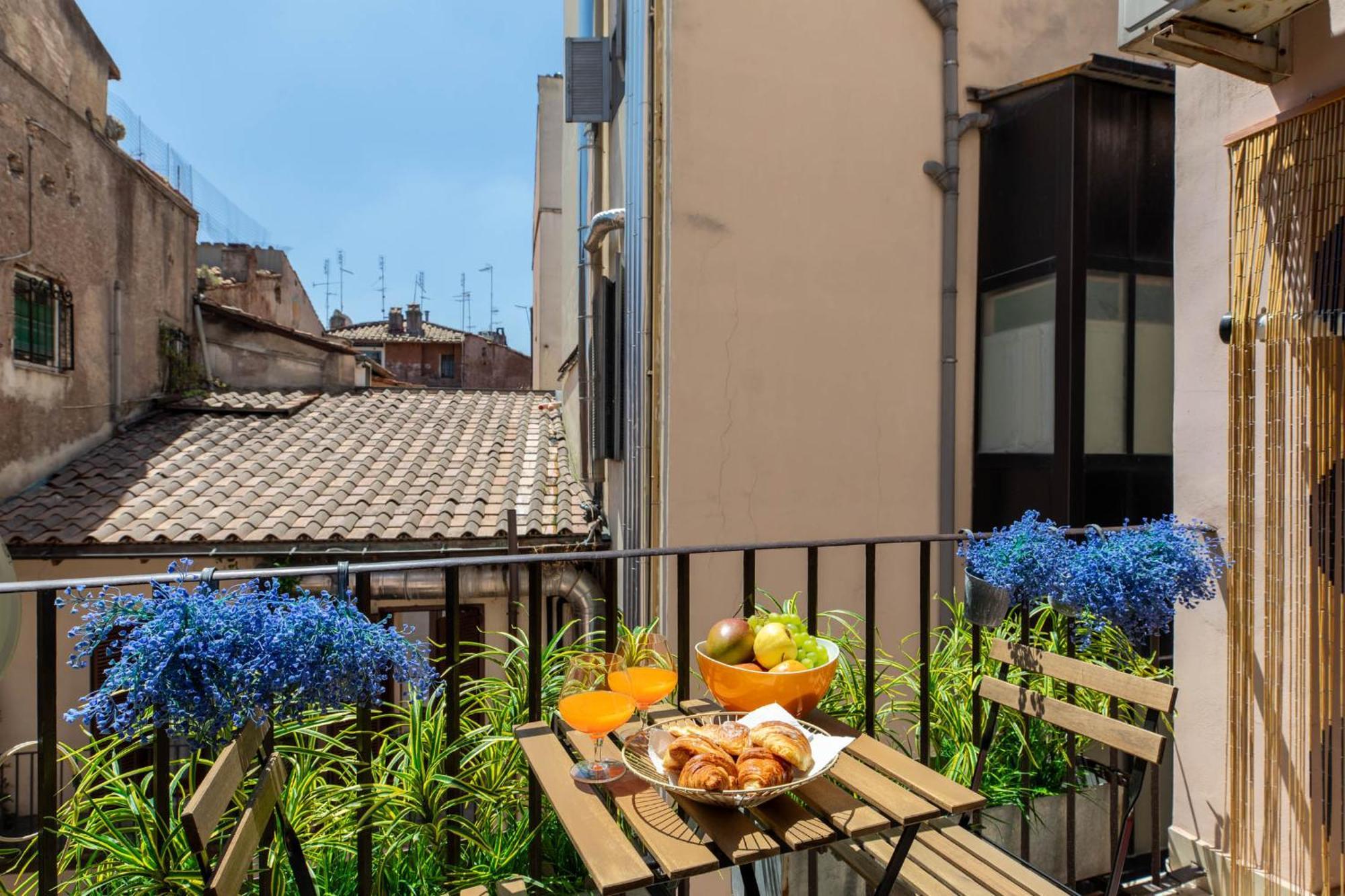 Iflat Pantheon'S Roomy And Friendly Apartment Рим Екстериор снимка